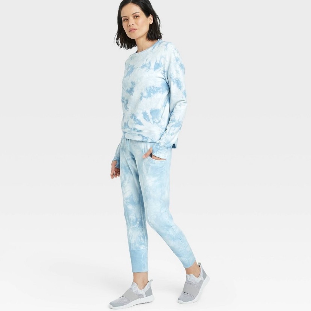 All in Motion Tie Dye crew neck sweatshirt